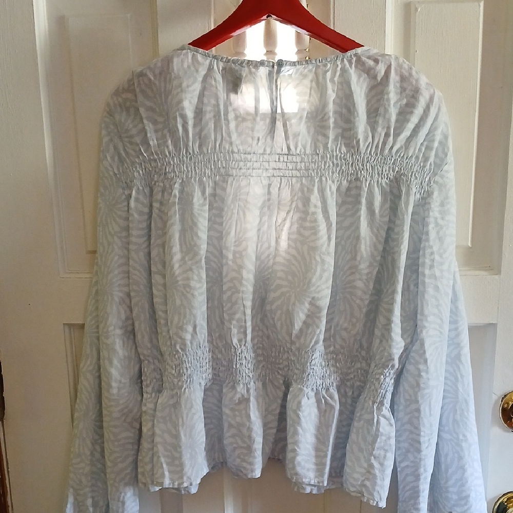 Universal Thread Light Gray Blouse.Boho Styler. - image 3